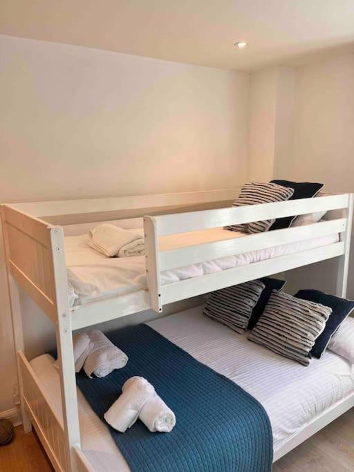 2Bed With Pool & Sea View Apartment New Quay Exterior foto